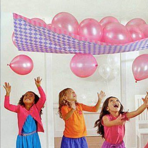 Minnie mouse girl birthday party balloon drop